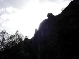 profil des montagnes de montserrat dans la province de barcelone, catalogne, espagne. photo