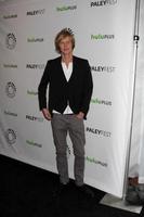 Los angeles, 11 mars - gabriel mann arrive à l'événement de vengeance au paleyfest 2012 au saban theatre le 11 mars 2012 à los angeles, ca photo