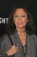 los angeles, 5 avril - jacqueline bisset à la première projection de l'amc du gestionnaire de nuit à la Directors Guild of America le 5 avril 2016 à los angeles, ca photo