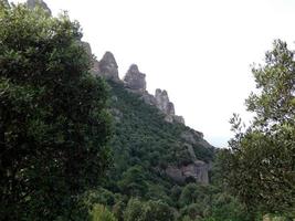 profil des montagnes de montserrat dans la province de barcelone, catalogne, espagne. photo