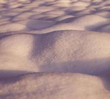 congères de neige colorées photo