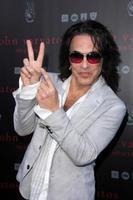 los angeles, 21 septembre - paul stanley au john varvatos et ringo starr célèbrent la journée internationale de la paix à john varvatos le 21 septembre 2014 à west hollywood, ca photo