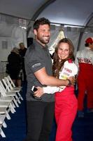 los angeles, 9 avril - maksim chmerkovskiy, kate del castillo au toyota proceleb race press day 2013 au circuit du grand prix de toyoto le 9 avril 2013 à long beach, ca photo