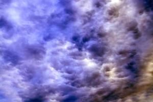 photographié le ciel avec des nuages photo
