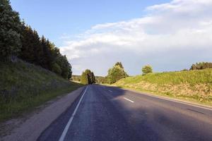 route de voiture, forêt photo