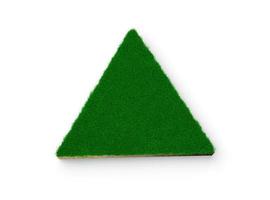 section transversale de la géologie des sols en forme de triangle avec de l'herbe verte, de la boue de terre coupée illustration 3d isolée photo