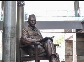 blitar, jawa timur, indonésie, 2020 - statue du premier président indonésien, ir. soekarno au musée blitar photo