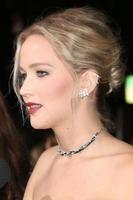 los angeles, 14 décembre - jennifer lawrence à la première des passagers au théâtre du village le 14 décembre 2016 à westwood, ca photo