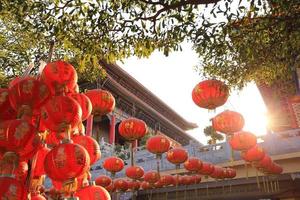 lanternes chinoises pendant le festival du nouvel an photo