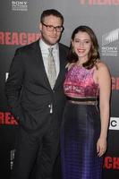 los angeles, 14 mai - seth rogen, lauren miller à la première projection du prédicateur au regal 14 theatres le 14 mai 2016 à los angeles, ca photo