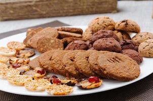 beaucoup de cookies sur la table photo