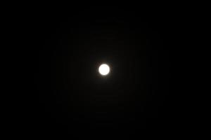 la lune dans le ciel photo