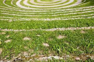 pierres et herbe, amphithéâtre photo