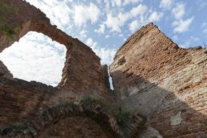 les ruines d'un ancien château photo