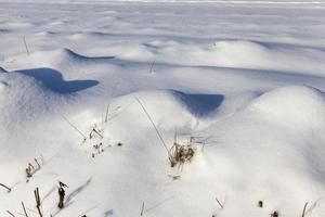 congères après les chutes de neige en hiver photo