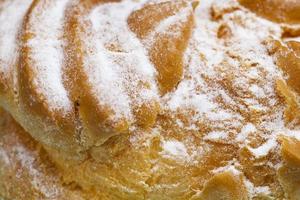 gâteau moelleux à la crème pâtissière fourré à la crème photo