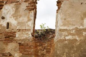 ruines d'une ancienne forteresse photo