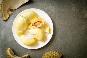 durian mûr et frais, zeste de durian photo