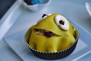 une tartelette de grenouille en pâte d'amande pour le café photo