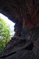 genovevahoehle est une grotte près de trèves et magnifique dans les tons rouges photo