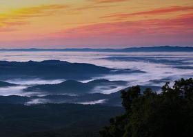 un océan de nuages photo