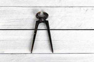 outils sur un fond en bois photo