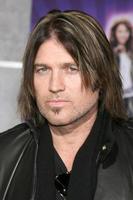 los angeles, jan 17 - billy ray cyrus arrive au hannah montana et miley cyrus - le meilleur des deux mondes concert première du film au théâtre el capitan le 17 janvier 2008 à los angeles, ca photo