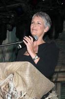 los angeles, oct 30 - jamie lee curtis à l'avantage de lancement d'halloween de la fondation effrayante à conga room, la live le 30 octobre 2011 à los angeles, ca photo