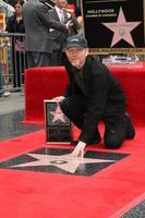 los angeles, 10 décembre - ron howard à l'étoile ron howard sur le hollywood walk of fame au hollywood blvd le 10 décembre 2015 à los angeles, ca photo