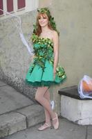 los angeles, 21 oct - bella thorne au camp ronald mcdonald 20e carnaval annuel d'halloween au backlot des studios universels le 21 octobre 2012 à los angeles, ca12 photo