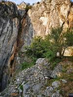 le karst aggtelek et l'entrée de la grotte photo