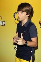 Los angeles, 5 juin - jake short arrivant à la première de disney channel s let it shine au dga theatre le 5 juin 2012 à los angeles, ca photo