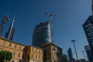 milan italie juin 2022 construction du nouveau centre d'affaires complétant le projet de redéveloppement urbain photo