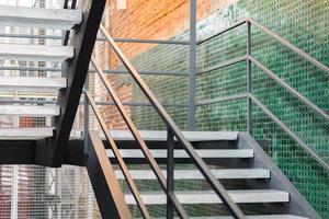 style loft à l'intérieur, escalier en métal photo