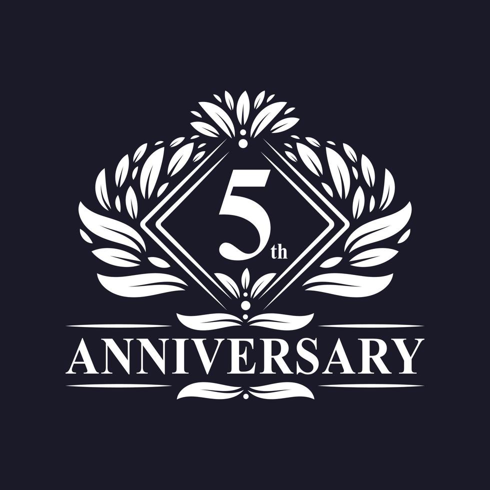 Logo anniversaire 5 ans, logo floral de luxe 5e anniversaire. vecteur