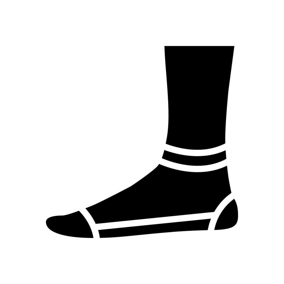 coupe basse chaussette glyphe icône vecteur illustration isolée