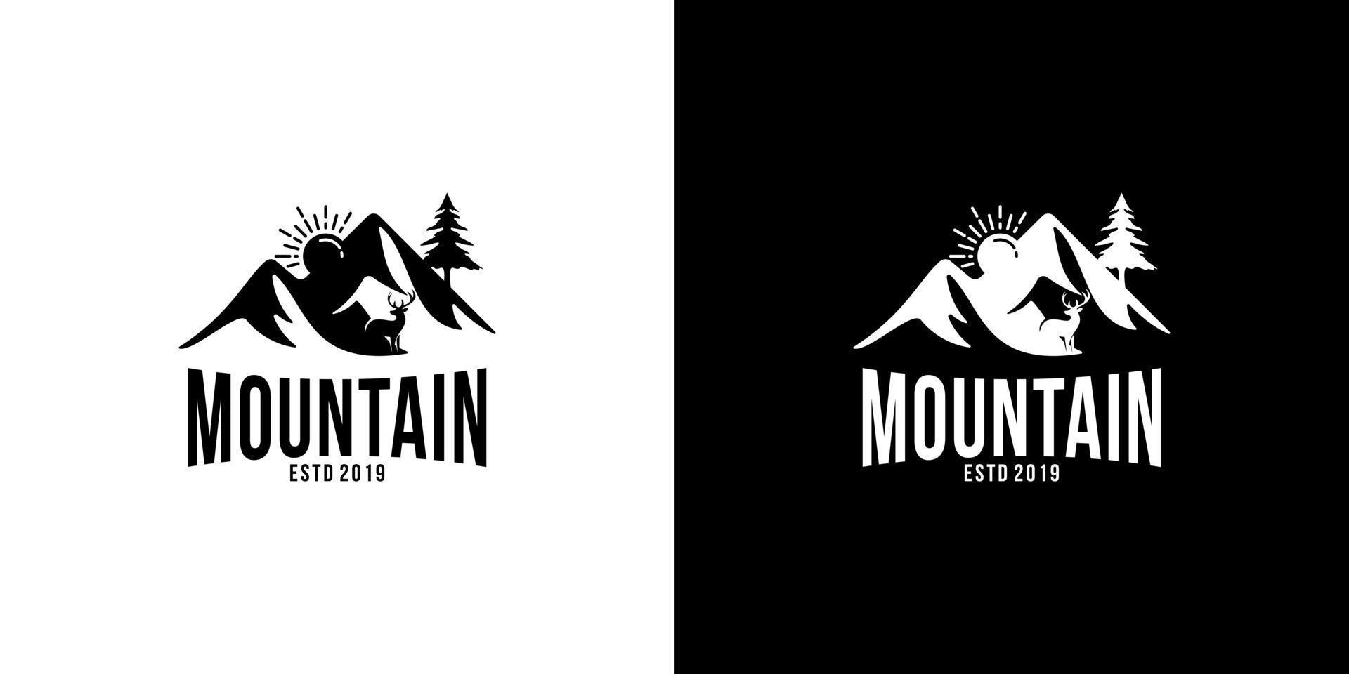 logo vintage, paysage de montagne avec silhouettes d'animaux et coucher de soleil vecteur