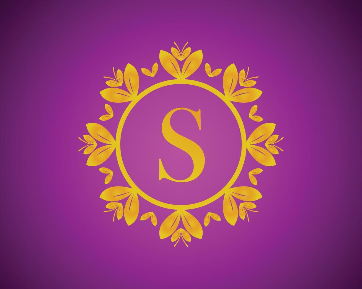 création de logo de luxe alphabet s avec dégradé de couleur or et cercle de feuilles d'or adapté à la baignade, à l'hôtel, à la beauté et au toilettage. sur un fond de velours violet. vecteur