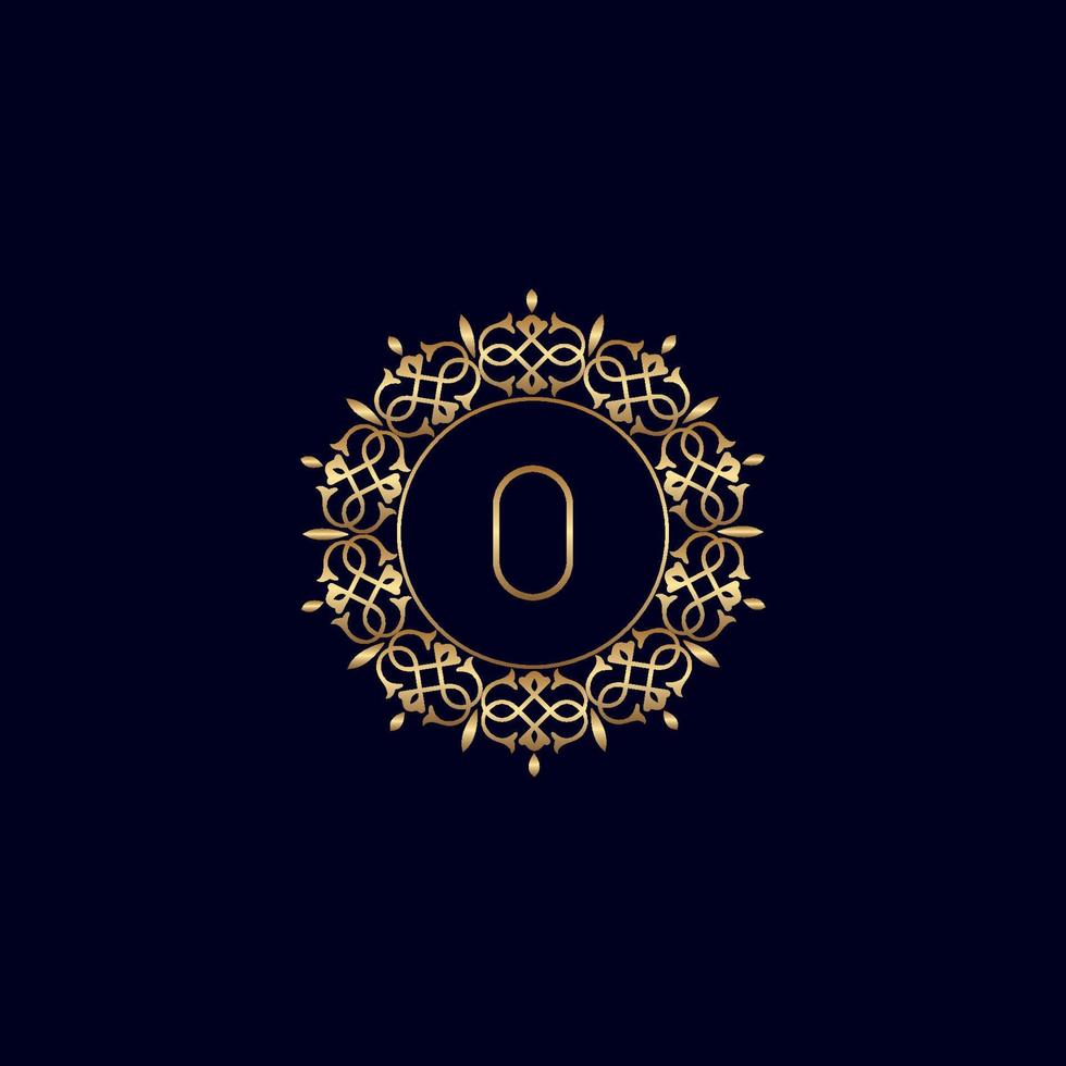 o logo de luxe royal orné d'or vecteur