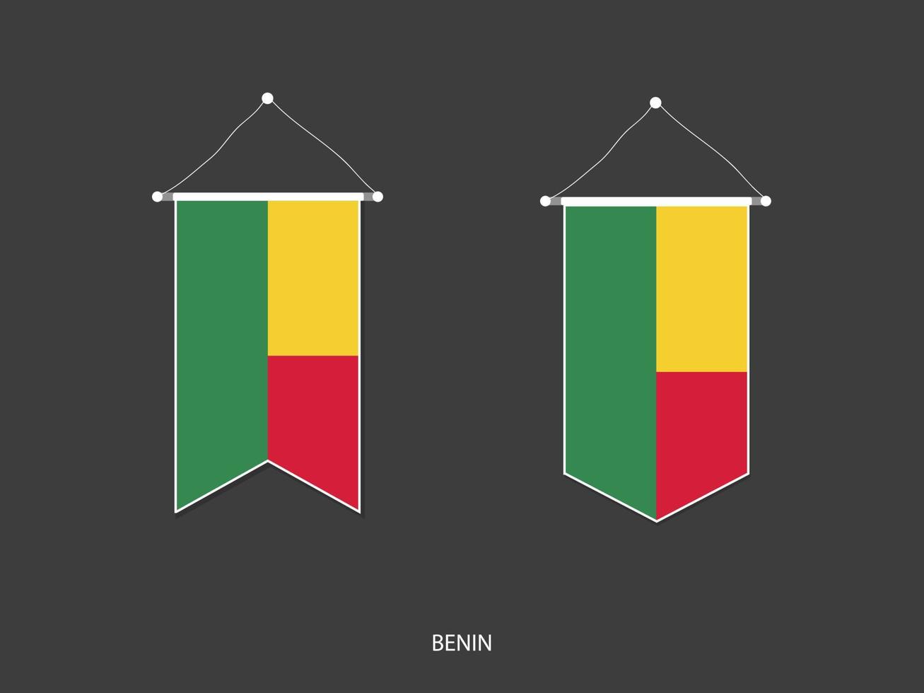 drapeau du bénin sous diverses formes, vecteur de fanion de drapeau de football, illustration vectorielle.