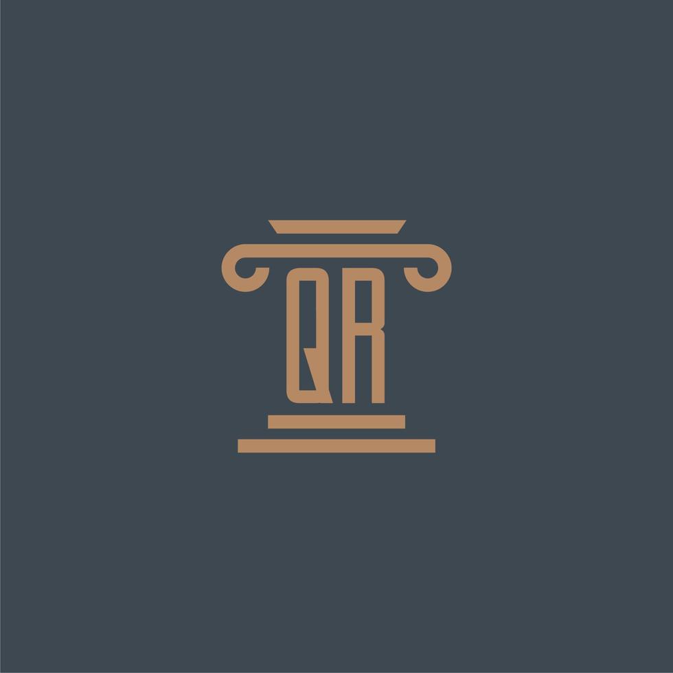 monogramme initial qr pour le logo du cabinet d'avocats avec un design de pilier vecteur