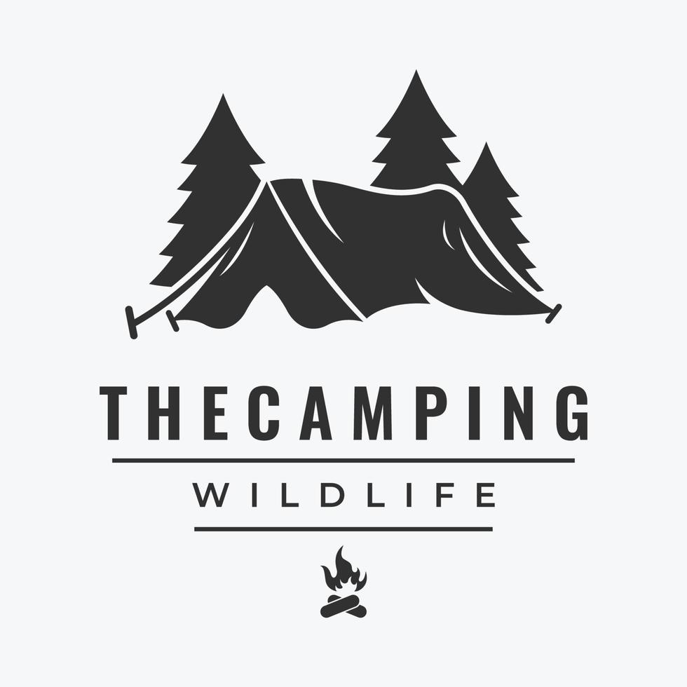 logo de modèle de tente de camping ou de camping en plein air vintage et rétro.avec tente, arbres et signe de feu de camp.camping pour les aventuriers, les scouts, les grimpeurs. vecteur