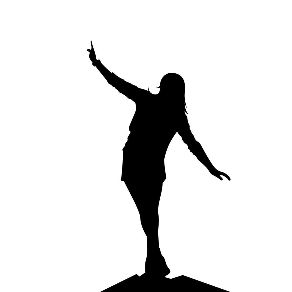 silhouettes de personnes. fille avec la silhouette des mains levées. silhouette de femme. marcher seul silhouette. femme joyeuse. femme avec capuche. fille d'aventure. vecteur