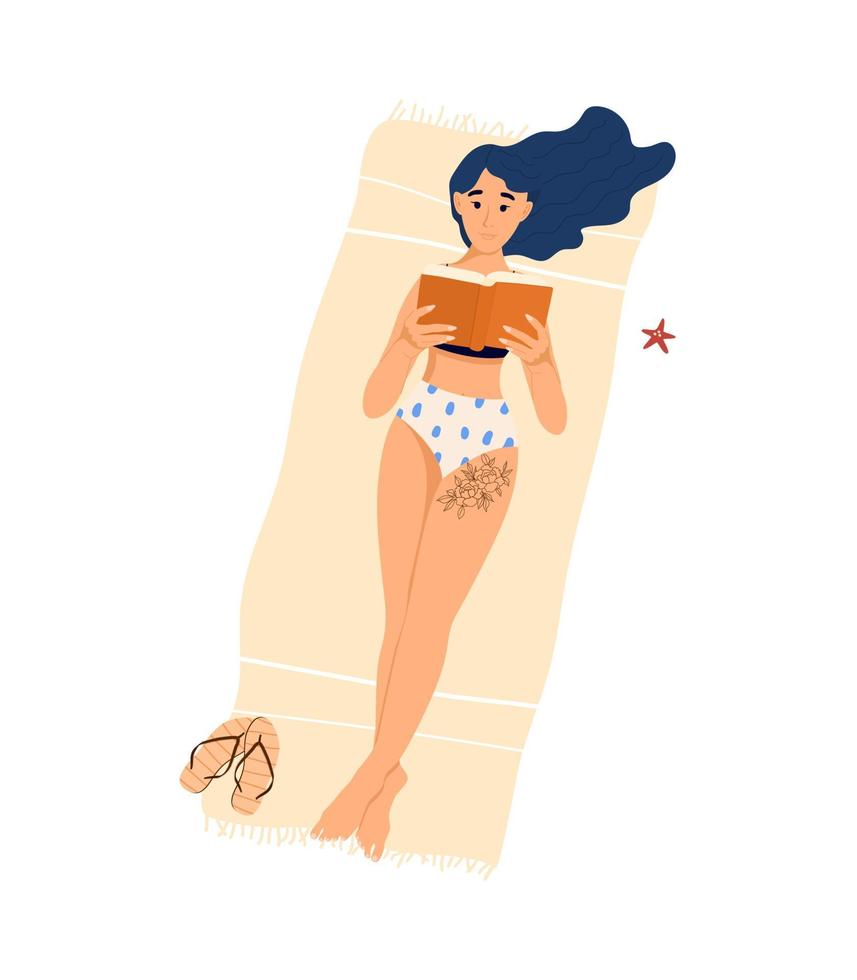 fille lisant un livre sur la plage isolée sur fond blanc. femme de bande dessinée prenant un bain de soleil sur la plage en bikini. dame en bikini. vue de dessus. illustration vectorielle plane. vecteur
