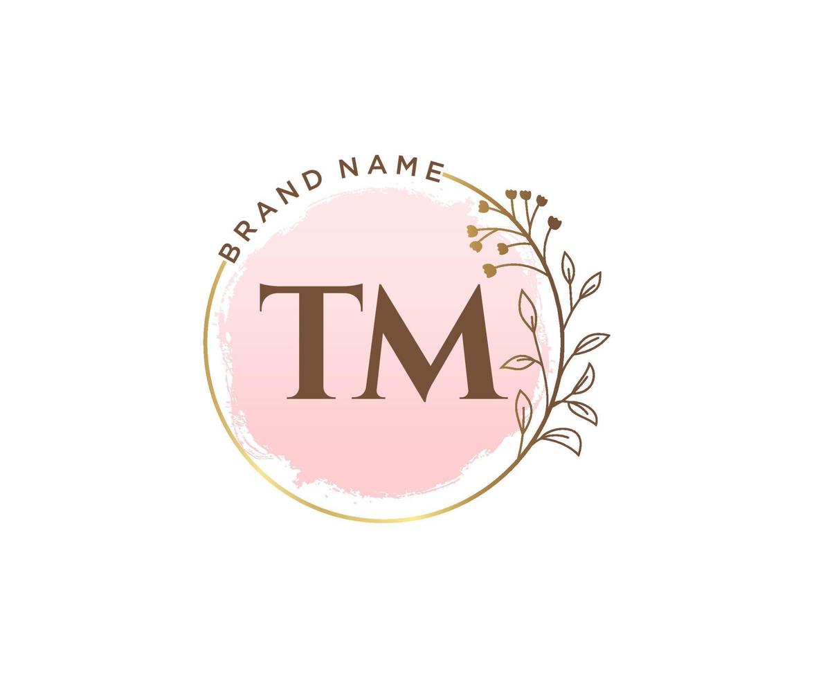 logo féminin initial tm. utilisable pour les logos nature, salon, spa, cosmétique et beauté. élément de modèle de conception de logo vectoriel plat.