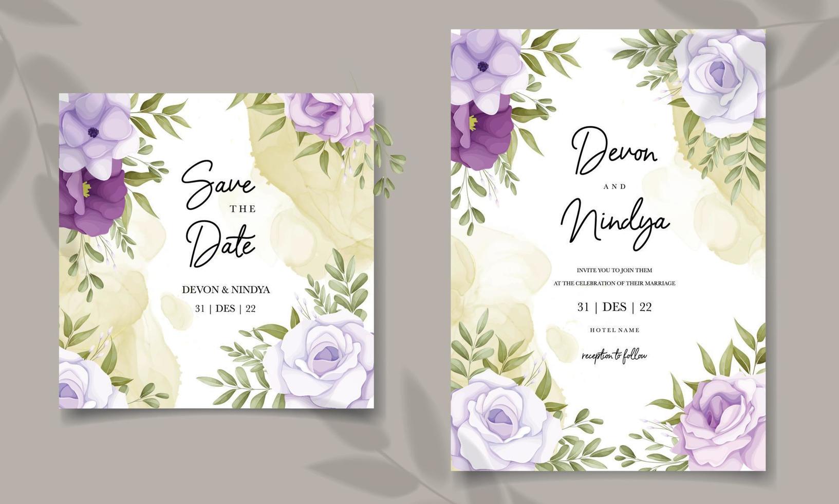 invitation de mariage avec de jolies fleurs violettes vecteur