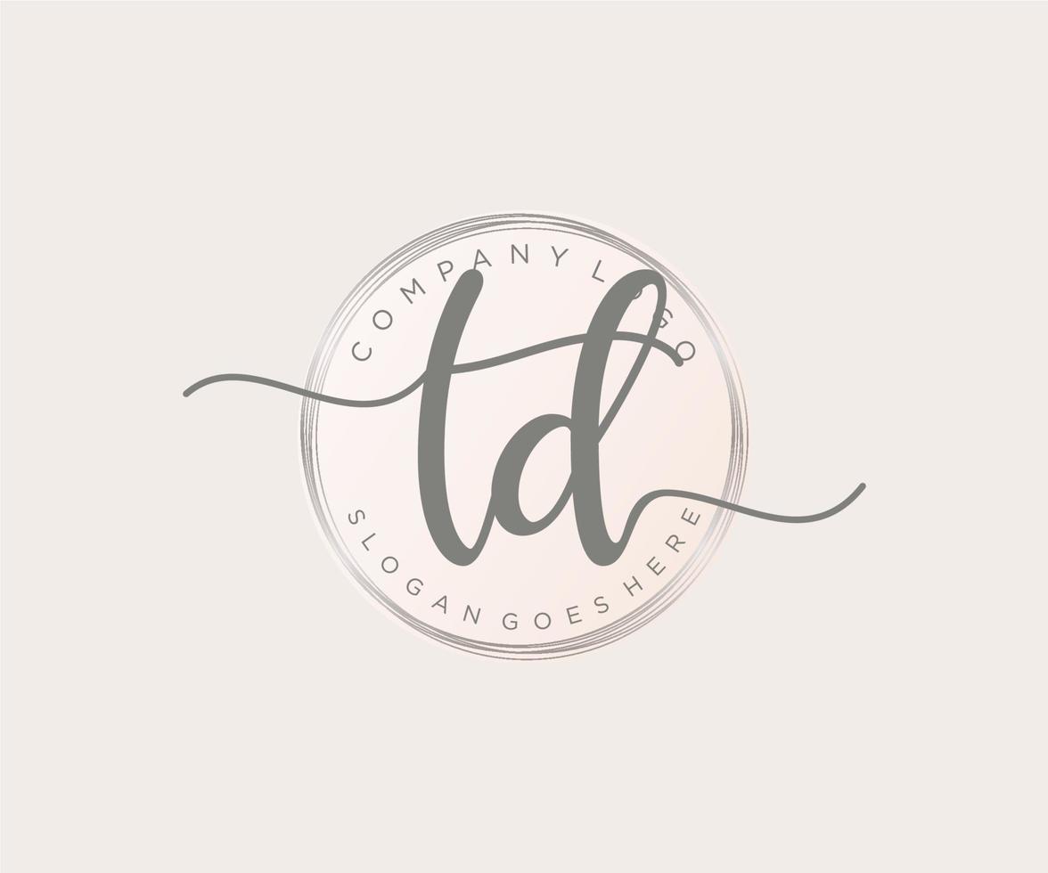 logo féminin initial td. utilisable pour les logos nature, salon, spa, cosmétique et beauté. élément de modèle de conception de logo vectoriel plat.