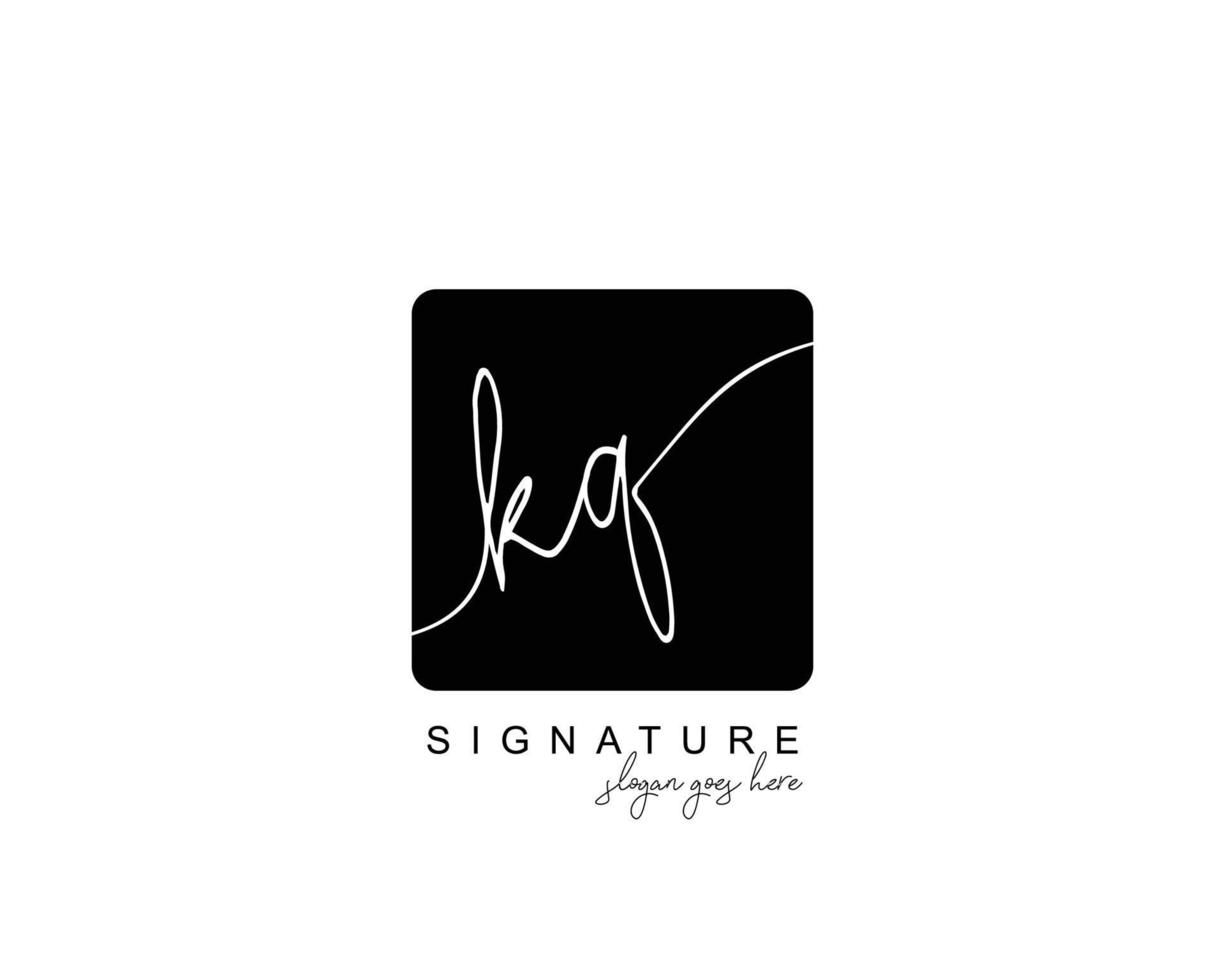 monogramme initial de beauté kq et design élégant du logo, logo manuscrit de la signature initiale, mariage, mode, floral et botanique avec modèle créatif. vecteur