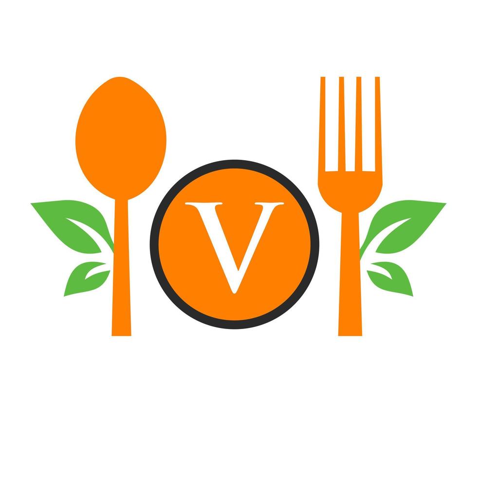 logo du restaurant sur le modèle de lettre v. cuillère et fourchette, symbole de feuille pour signe de cuisine, icône de café, restaurant, image vectorielle d'entreprise de cuisine vecteur
