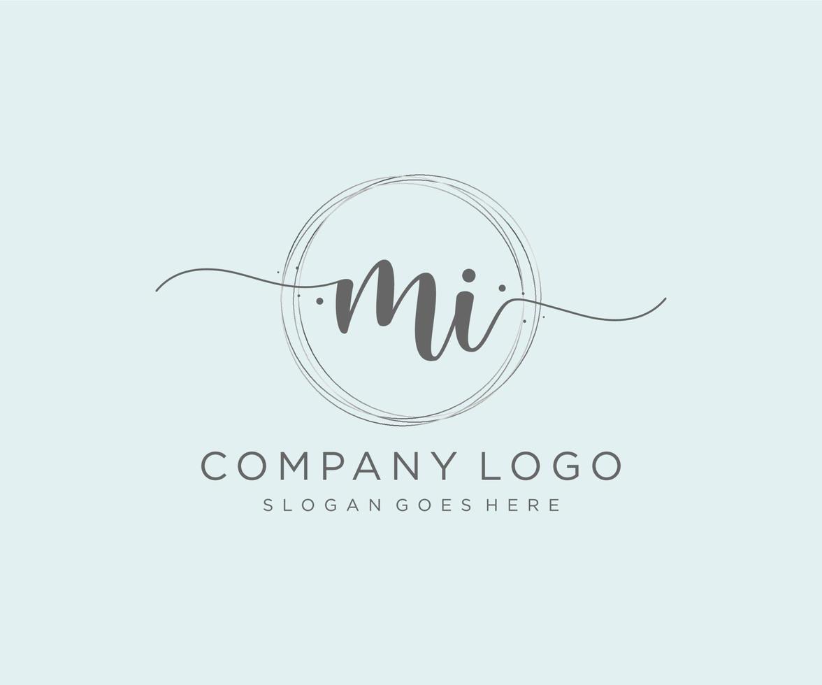 logo mi féminin initial. utilisable pour les logos nature, salon, spa, cosmétique et beauté. élément de modèle de conception de logo vectoriel plat.